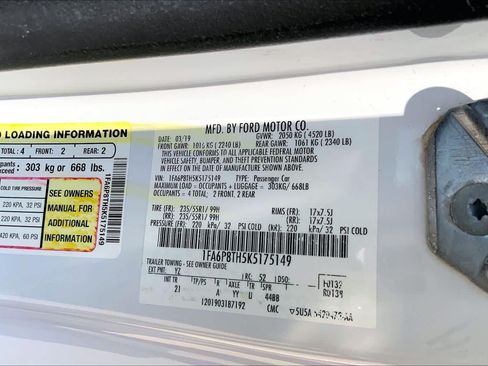 Used 2019 Ford Mustang Coupe RWD image 30