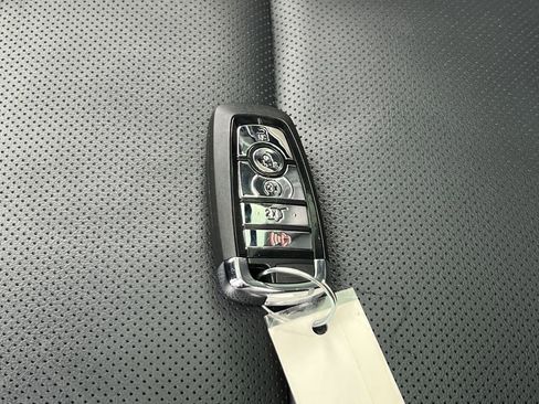 Used 2025 Lincoln Nautilus Premier w/ Equipment Group 102A image 27