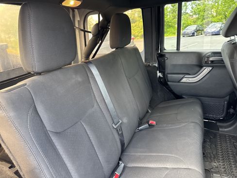 Used 2018 Jeep Wrangler Unlimited Sport S AWD/4WD image 27