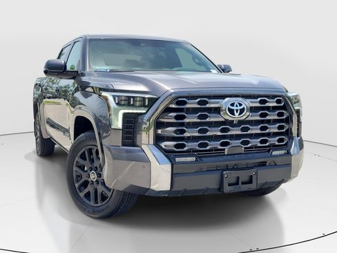 Used 2024 Toyota Tundra Platinum AWD/4WD image 2