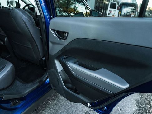 Used 2025 Subaru Crosstrek 2.0i Premium image 39