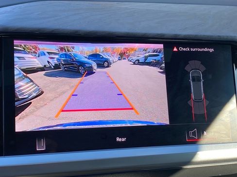 Used 2025 Audi Q4 e-tron Premium Plus image 17