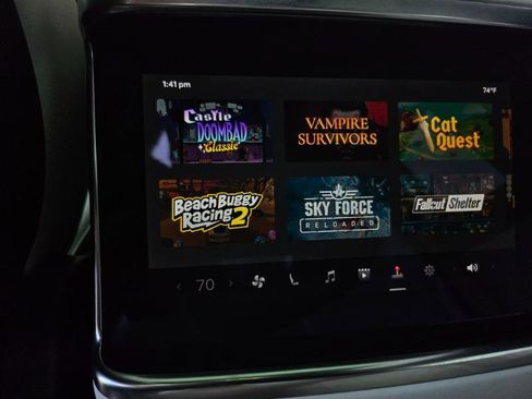 Used 2022 Tesla Model X image 65