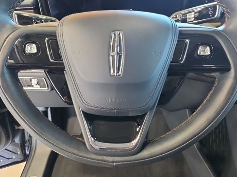 Used 2025 Lincoln Aviator Reserve w/ Equipment Group 201A AWD/4WD image 23