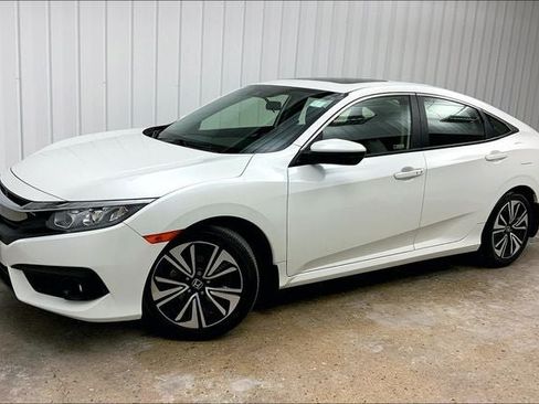 Used 2018 Honda Civic EX-T image 2