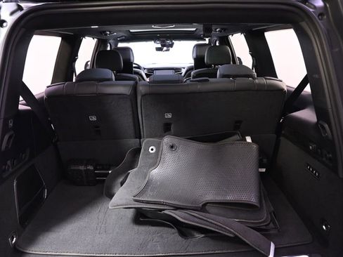 Used 2022 Jeep Grand Wagoneer Series III w/ Rear Seat Video Group 1 AWD/4WD image 19