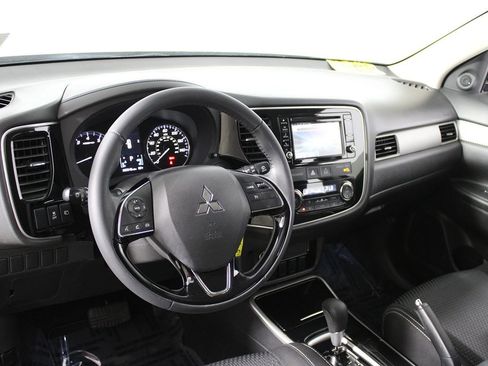 Used 2017 Mitsubishi Outlander ES FWD image 7