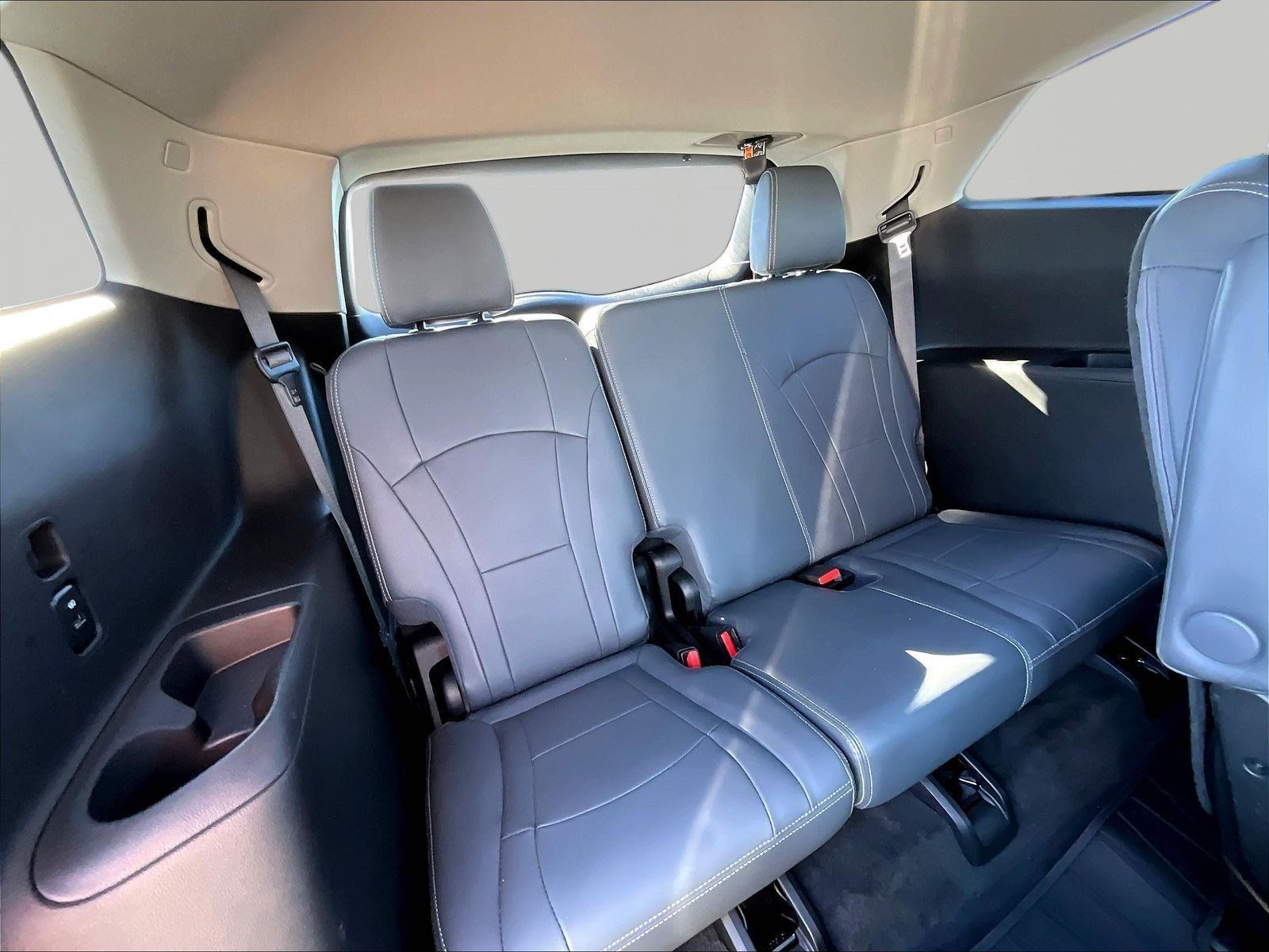 Used 2018 Buick Enclave Premium w/ Experience Buick Package FWD image 26