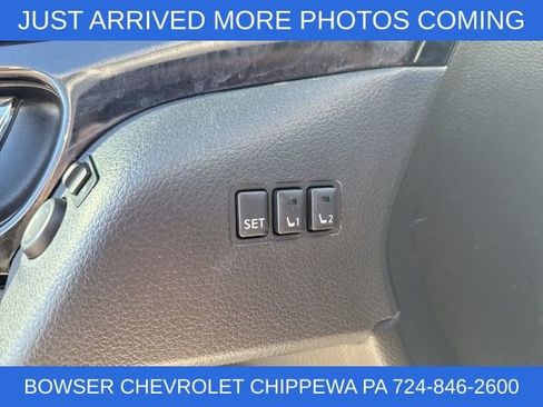 Used 2017 Nissan Rogue SL w/ SL Premium Package image 4