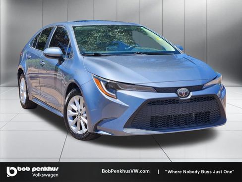 Used 2020 Toyota Corolla LE w/ LE Premium Package FWD image 1