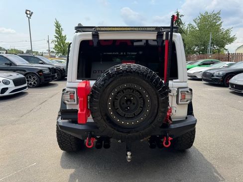 Used 2018 Jeep Wrangler Unlimited Sahara w/ Uconnect 4C Nav & Sound Group AWD/4WD image 7