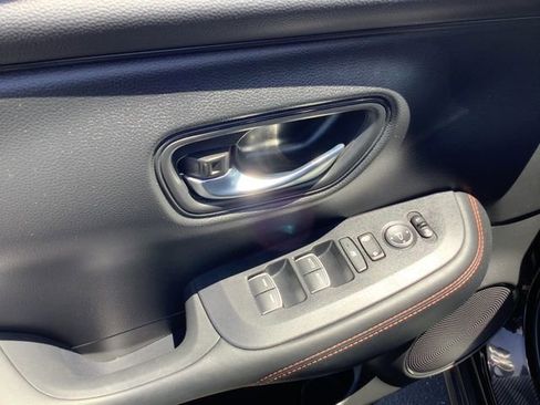 Used 2023 Honda HR-V Sport image 10