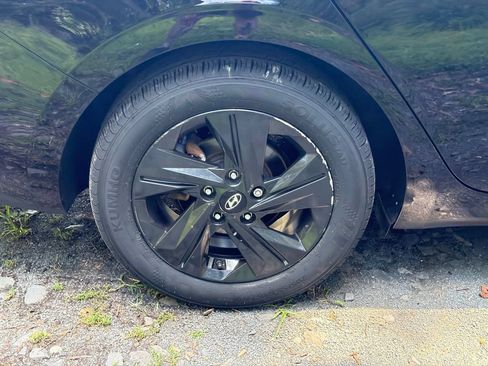 Certified 2023 Hyundai Elantra SEL FWD image 7
