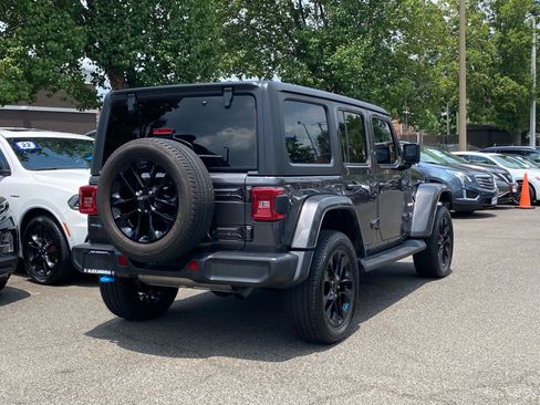 Used 2023 Jeep Wrangler Unlimited Sahara w/ Cold Weather Group AWD/4WD image 3
