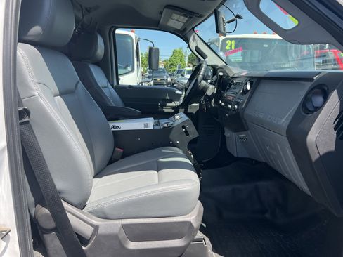 Used 2016 Ford F550 4x4 Regular Cab Super Duty image 16