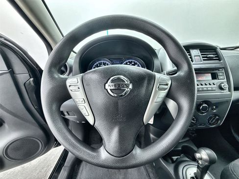 Used 2018 Nissan Versa SV FWD image 17