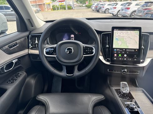 Certified 2025 Volvo XC90 B5 Ultra AWD/4WD image 7