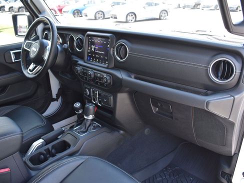 Used 2022 Jeep Gladiator Overland w/ Popular Equipment Package AWD/4WD image 58