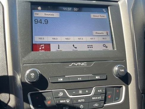 Used 2019 Ford Fusion SEL FWD image 37