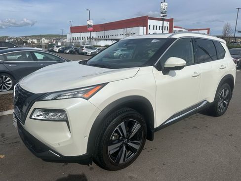 Certified 2023 Nissan Rogue SL w/ SL Premium Package image 2