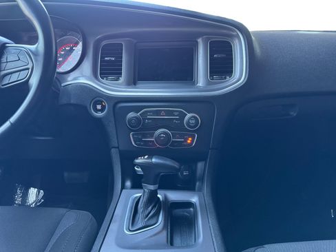 Used 2022 Dodge Charger SXT RWD image 11
