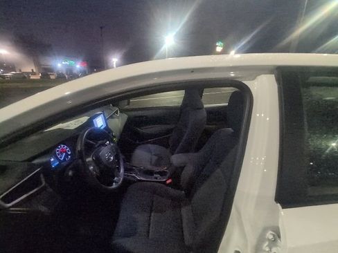 Certified 2025 Toyota Corolla LE image 10