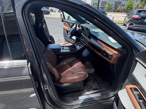 Used 2020 Lincoln Aviator Reserve w/ Equipment Group 201A RWD image 38