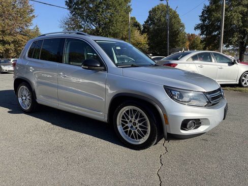 Used 2017 Volkswagen Tiguan Sport image 4