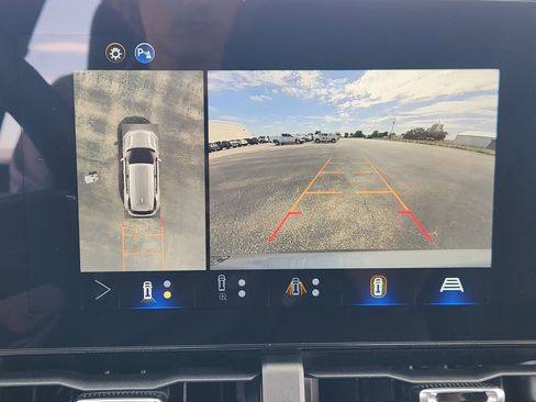 New 2026 Chevrolet Equinox LT FWD image 13