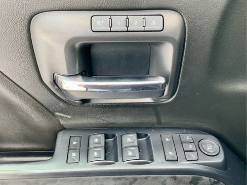 Used 2018 Chevrolet Silverado 1500 High Country image 41