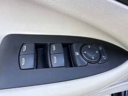 Used 2017 Buick LaCrosse Preferred image 11