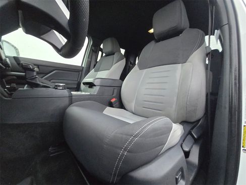 Used 2024 Toyota Tacoma TRD Off-Road image 17