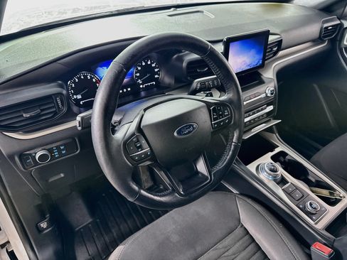 Used 2020 Ford Explorer XLT w/ Comfort Package AWD/4WD image 11