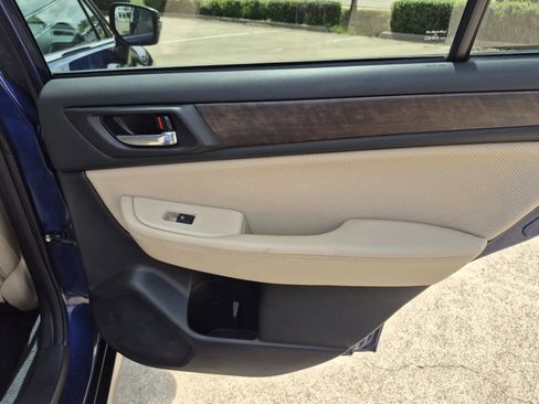 Used 2017 Subaru Outback 2.5i Limited image 17