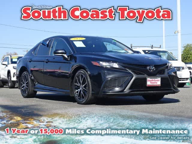 Certified 2022 Toyota Camry SE FWD image 1