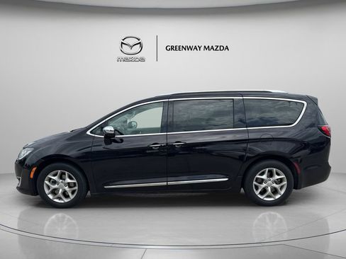 Used 2019 Chrysler Pacifica Limited FWD image 4