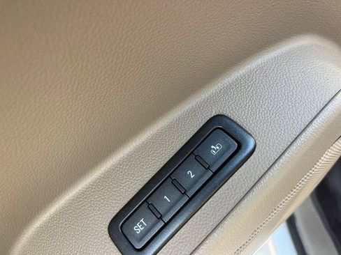 Used 2018 Chevrolet Tahoe Premier AWD/4WD image 46