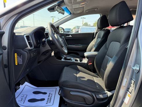 Used 2022 Kia Sportage LX image 10