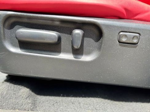 Used 2021 Toyota Tacoma TRD Off-Road AWD/4WD image 10