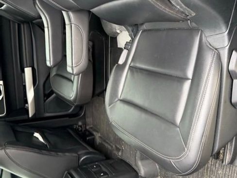 Used 2023 Ford Explorer XLT w/ Equipment Group 202A image 12