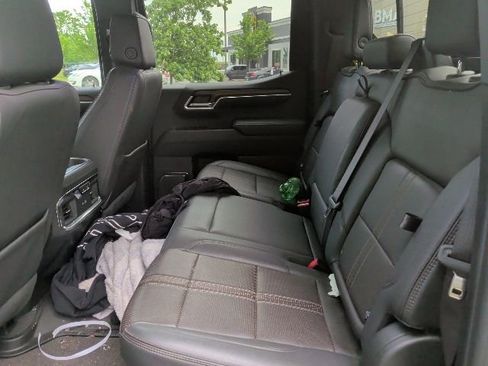 Used 2024 Chevrolet Silverado 1500 High Country w/ Technology Package AWD/4WD image 6