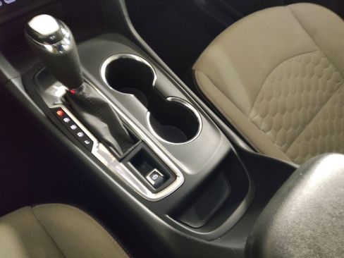 Used 2021 Chevrolet Equinox LS w/ LS Convenience Package FWD image 26
