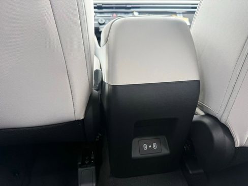 Used 2025 Hyundai Tucson SE FWD image 25