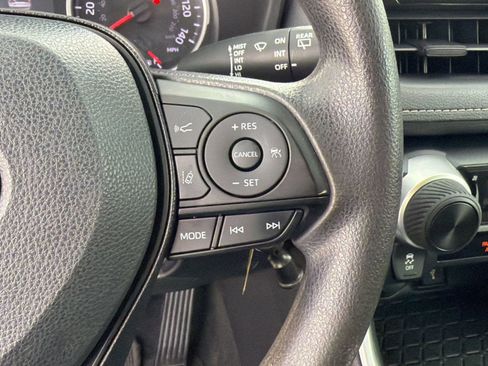 Used 2020 Toyota RAV4 LE FWD image 26