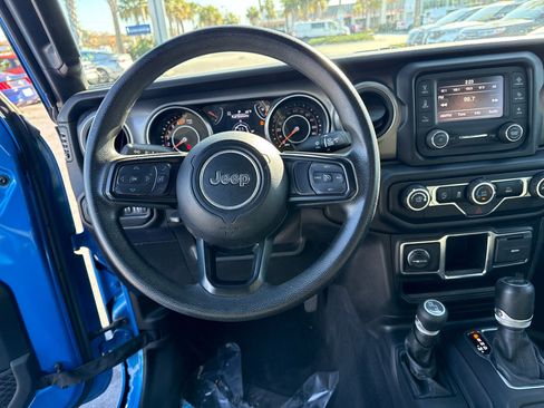 Used 2021 Jeep Wrangler Unlimited Sport image 16