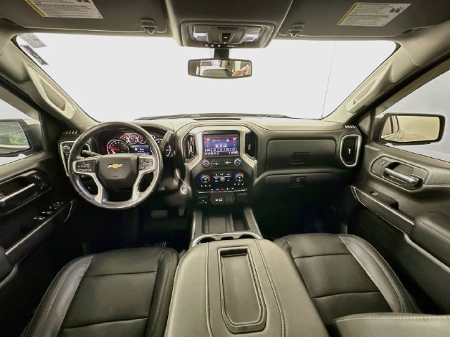 Used 2019 Chevrolet Silverado 1500 LTZ w/ LTZ Convenience Package AWD/4WD image 3