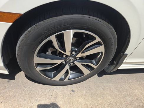 Used 2018 Honda Odyssey Elite image 4