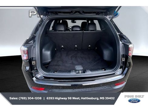 Used 2024 Jeep Compass Trailhawk AWD/4WD image 21