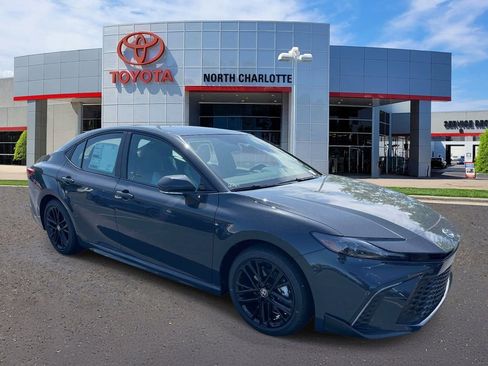 New 2026 Toyota Camry SE FWD image 3
