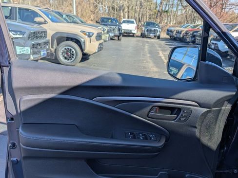 Used 2024 Honda Passport EX-L image 12